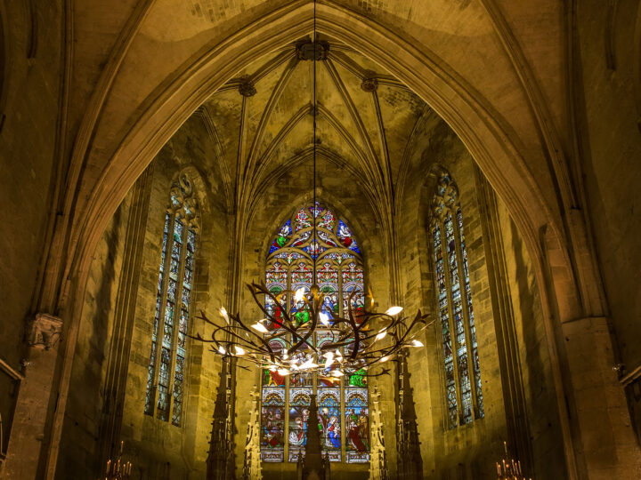 RE- éclairage, de l’Eglise Collégiale de St Emilion avec LeDux Lumière